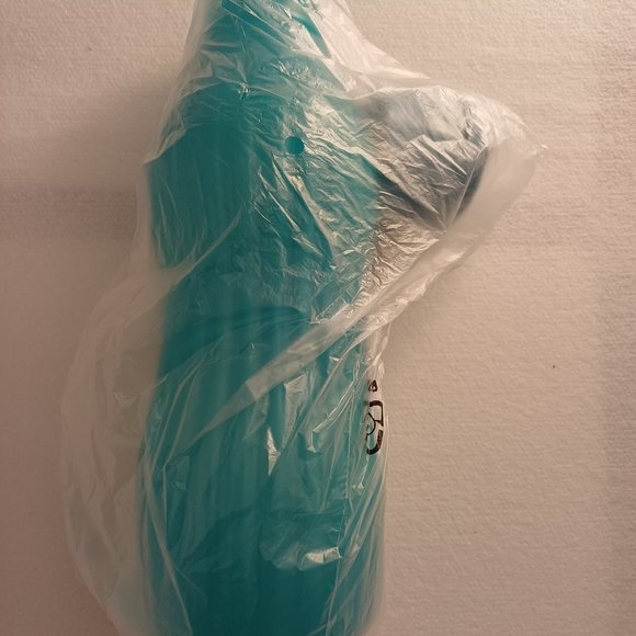 NWT Tupperware XtremAqua Freezable Medium Bottle 30oz Caribbean Sea Aqua Blue - Picture 3 of 16
